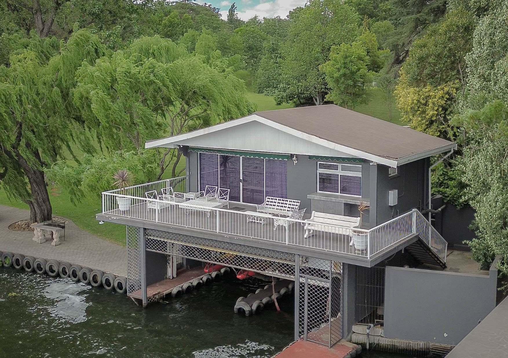 Boathouse Bungalow photo